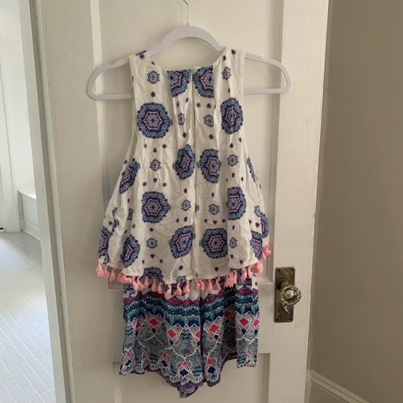 Medallion Romper - Picture 4 of 5